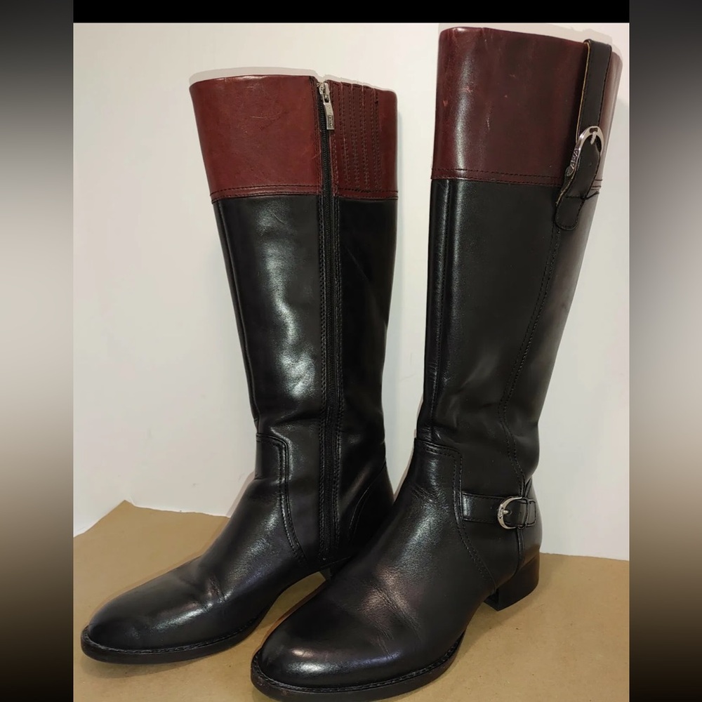 ARIAT Two Toned York Riding Boots sized 8.5- made for comfort
